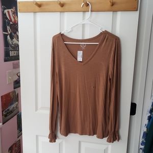 NWT V-Neck Frilly Sleeve Blouse